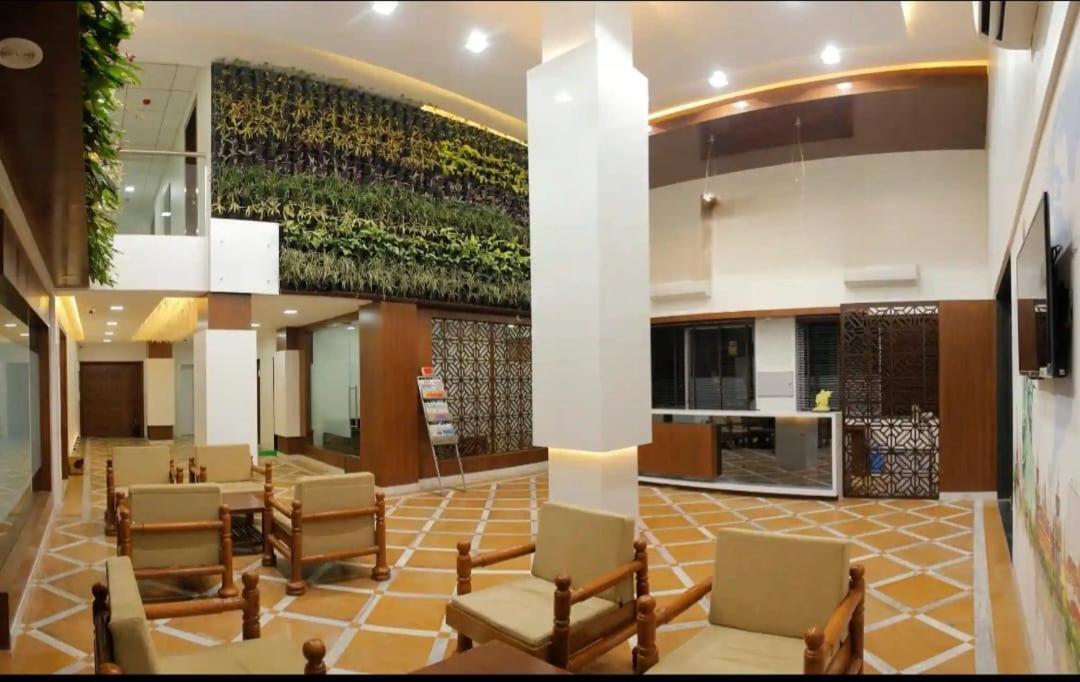 Hotel Raviraj, Chhatrapati Sambhaji Nagar Aurangabad  Buitenkant foto