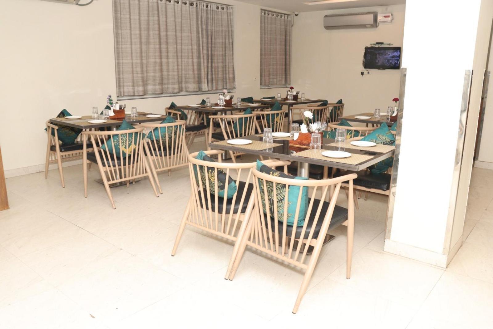 Hotel Raviraj, Chhatrapati Sambhaji Nagar Aurangabad  Buitenkant foto